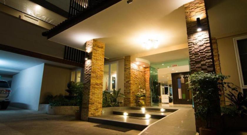 Hotel At At Udon