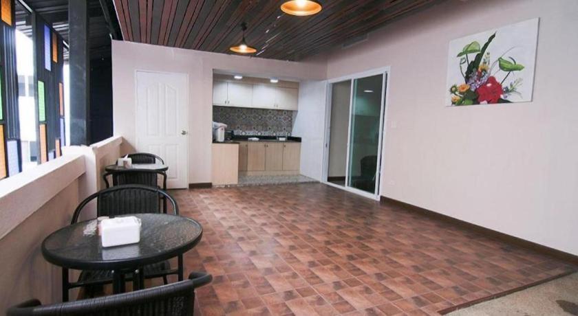Hotel At At Udon